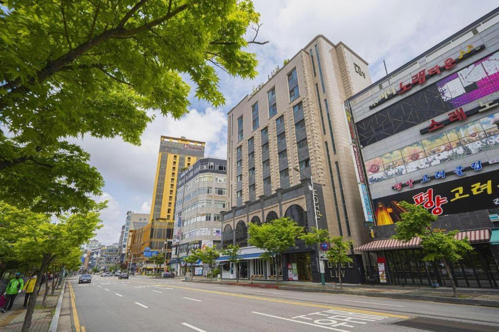 Business Design Hotel Luv Incshon Kültér fotó