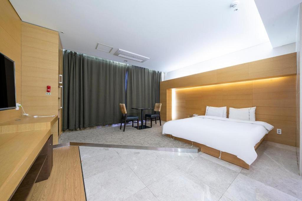 Business Design Hotel Luv Incshon Kültér fotó