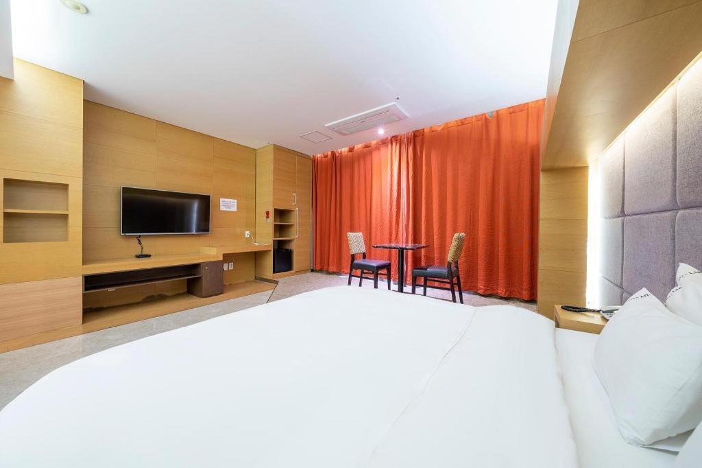 Business Design Hotel Luv Incshon Kültér fotó