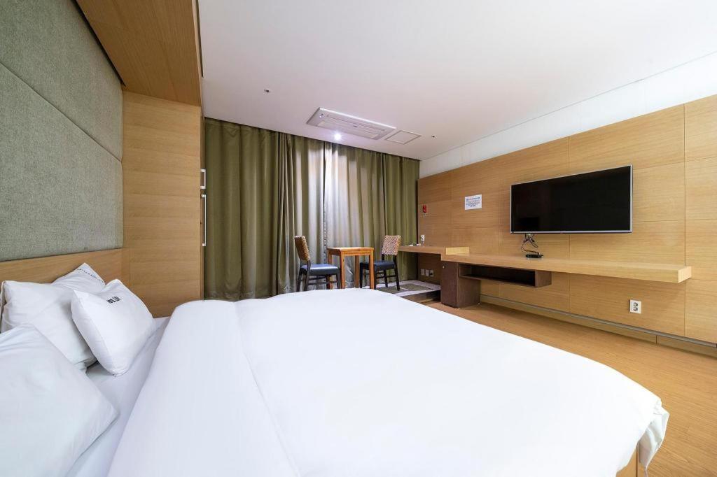 Business Design Hotel Luv Incshon Kültér fotó