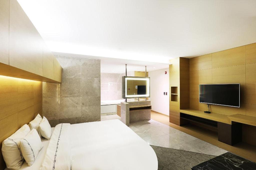 Business Design Hotel Luv Incshon Kültér fotó
