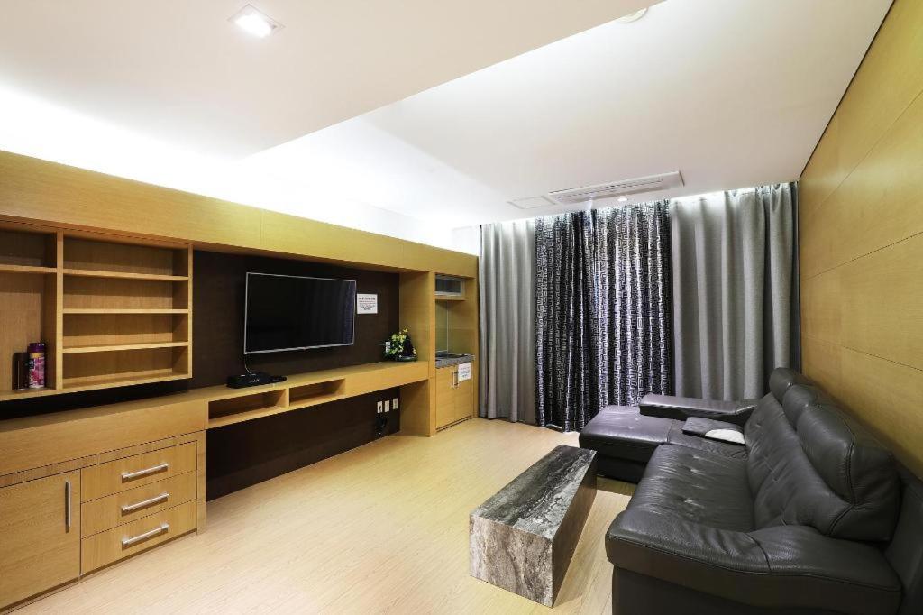 Business Design Hotel Luv Incshon Kültér fotó
