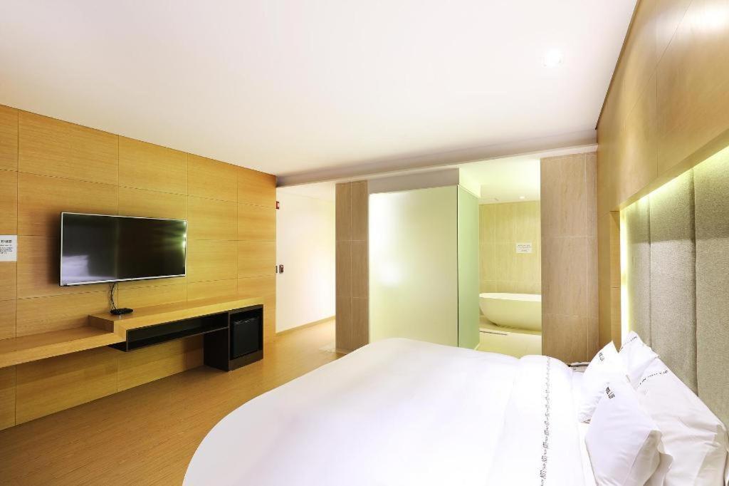 Business Design Hotel Luv Incshon Kültér fotó