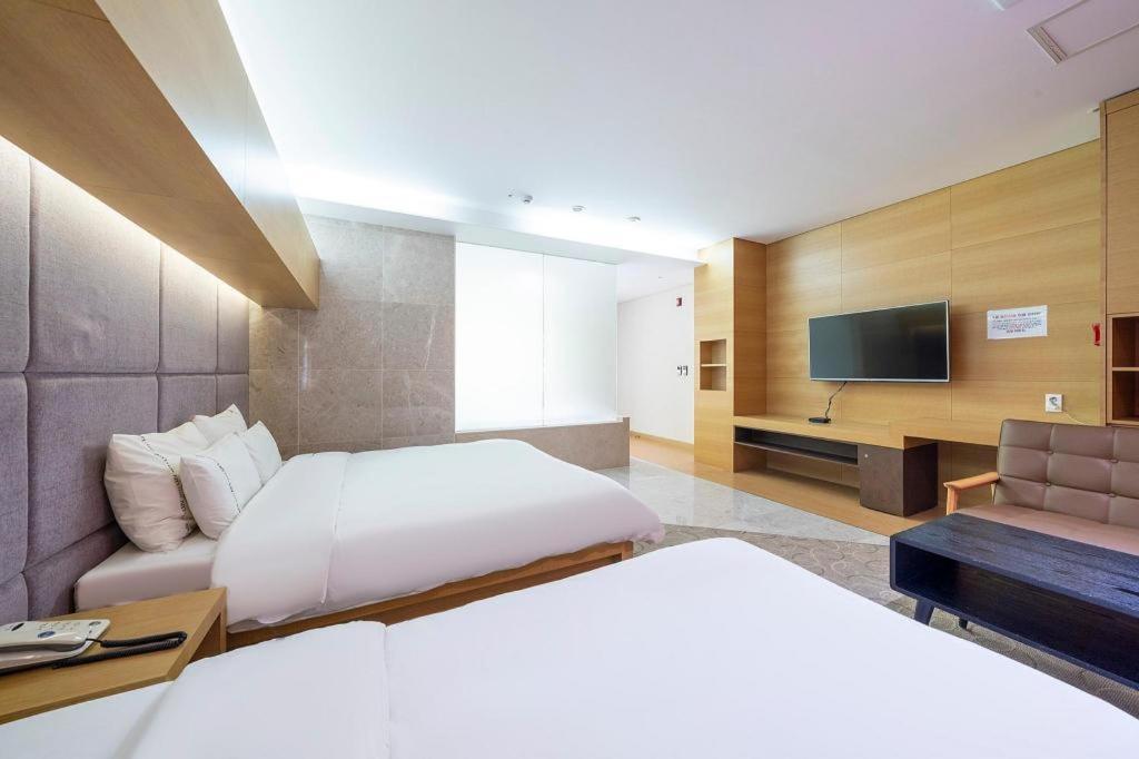 Business Design Hotel Luv Incshon Kültér fotó