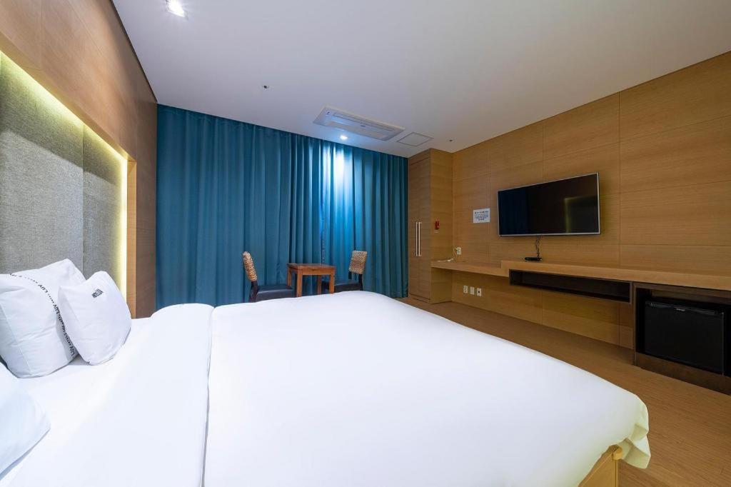 Business Design Hotel Luv Incshon Kültér fotó