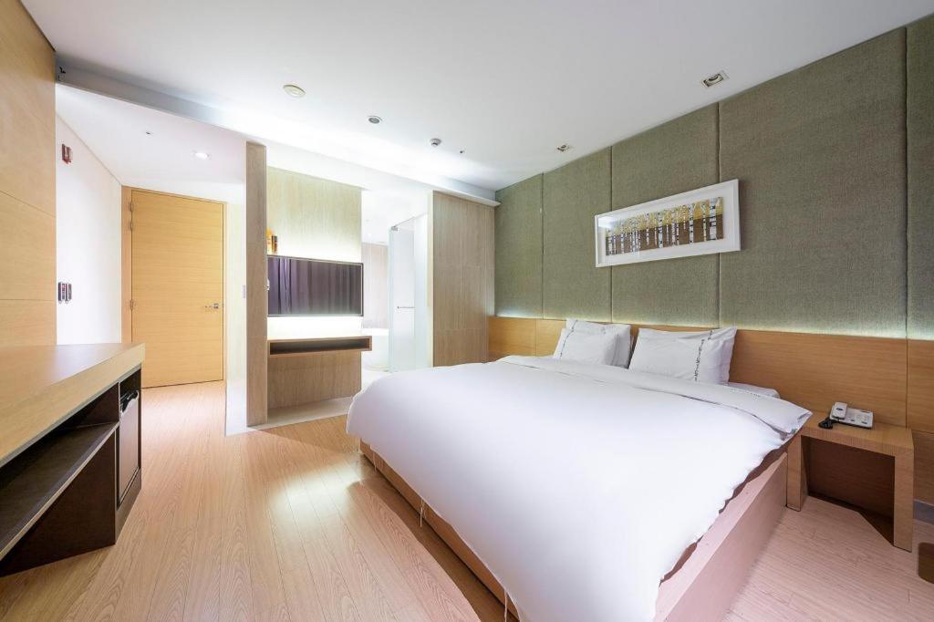 Business Design Hotel Luv Incshon Kültér fotó
